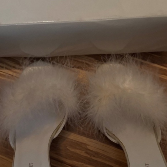 VS feather/fairy heels - Picture 2 of 4